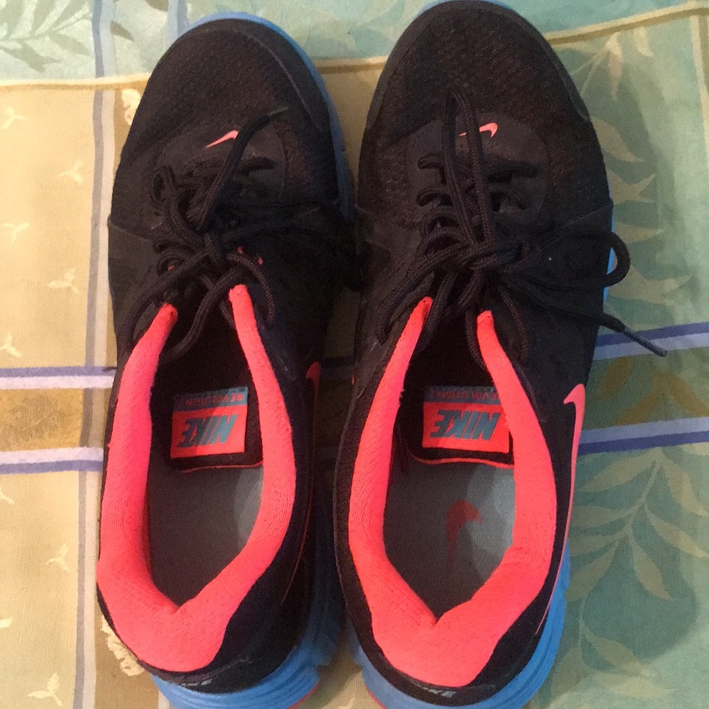 Nike Revolution 2 shoes  Women’s Size 9 - Picture 4 of 8